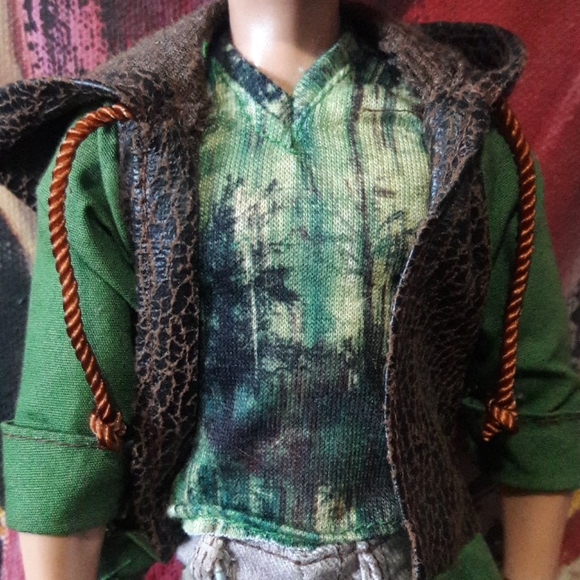 Ever After High Hunter Huntsman Doll - Picture 15 of 16